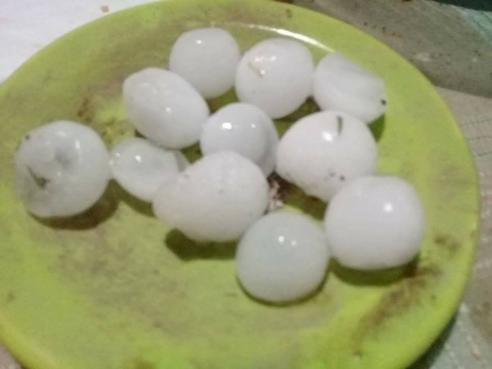 Foto del granizo caído en la localidad de Frontera enviado a nuestro Facebook