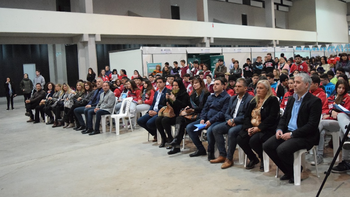 Autoridades presentes en el acto de apertura