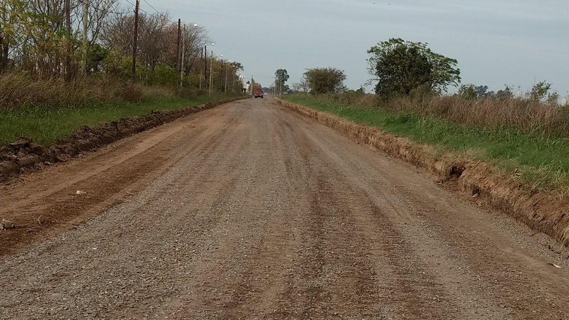 Se realizó nivelado y colacación de material árido para su mejor conservación