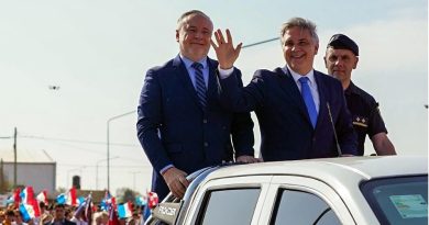 En Villa María, Llaryora encabezó el acto por el día de la bandera de Córdoba